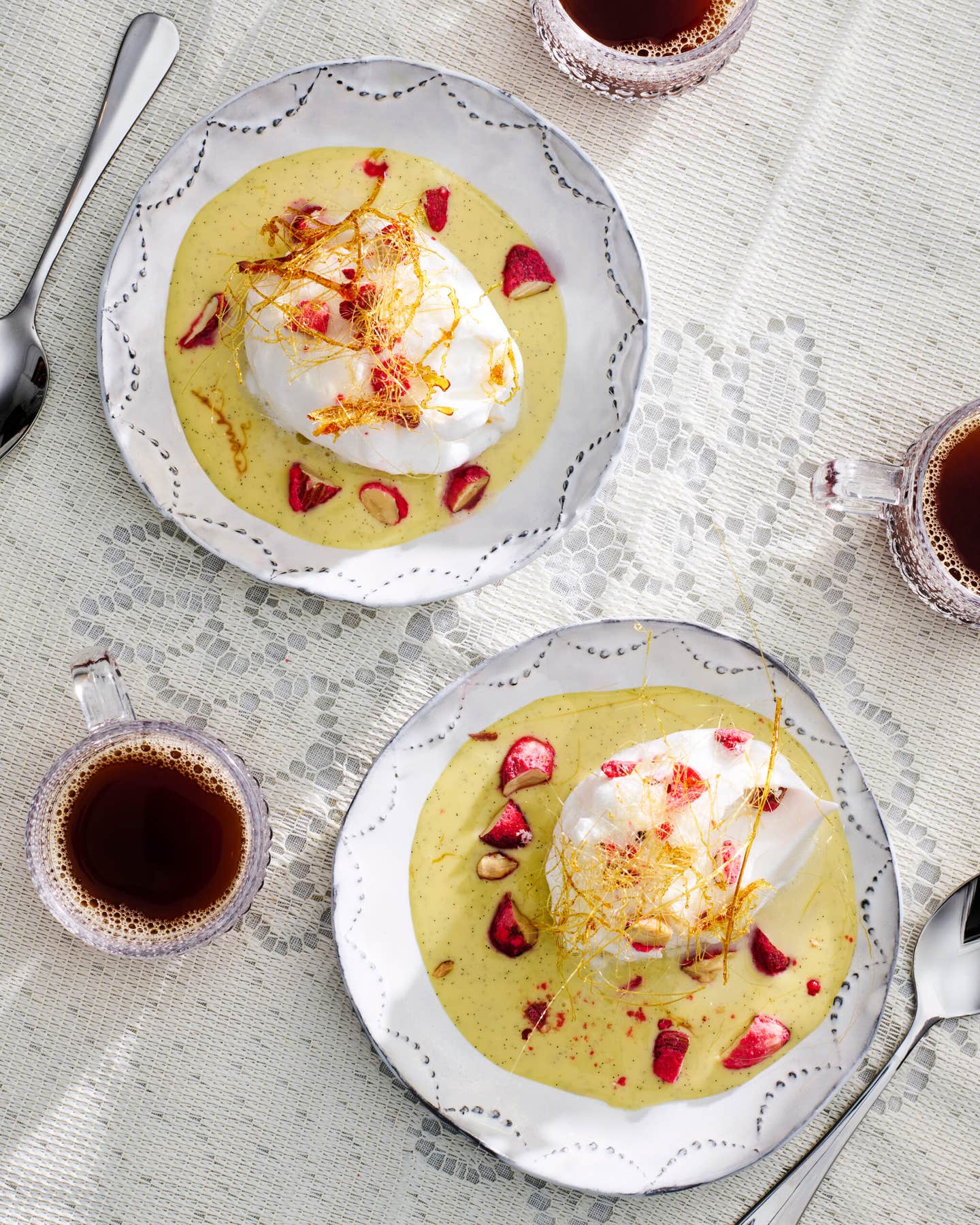 Île Flottante (Meringue Floating in Crème Anglaise)