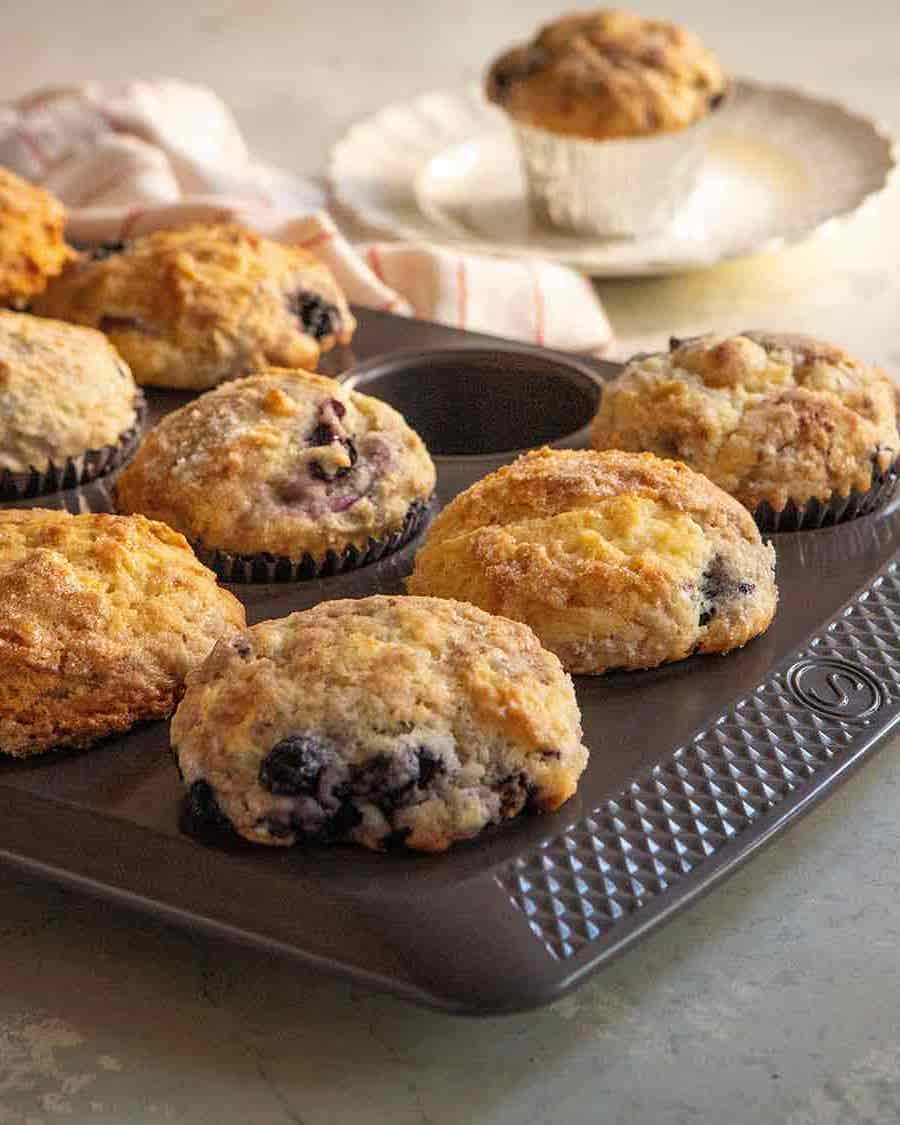 Saveur Selects 12-cup non-stick muffin pan
